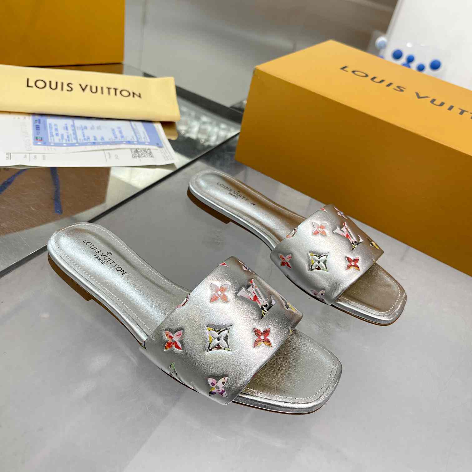 Louis Vuitton Revival Flat Mule     1AAOVA - FashionPlug