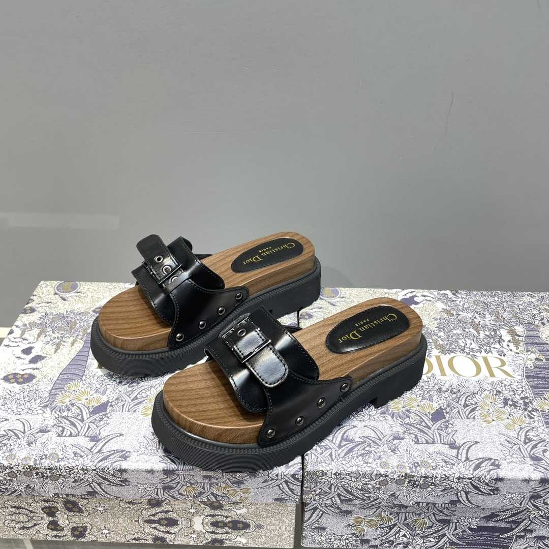Dior Diorquake Strap Slide - FashionPlug