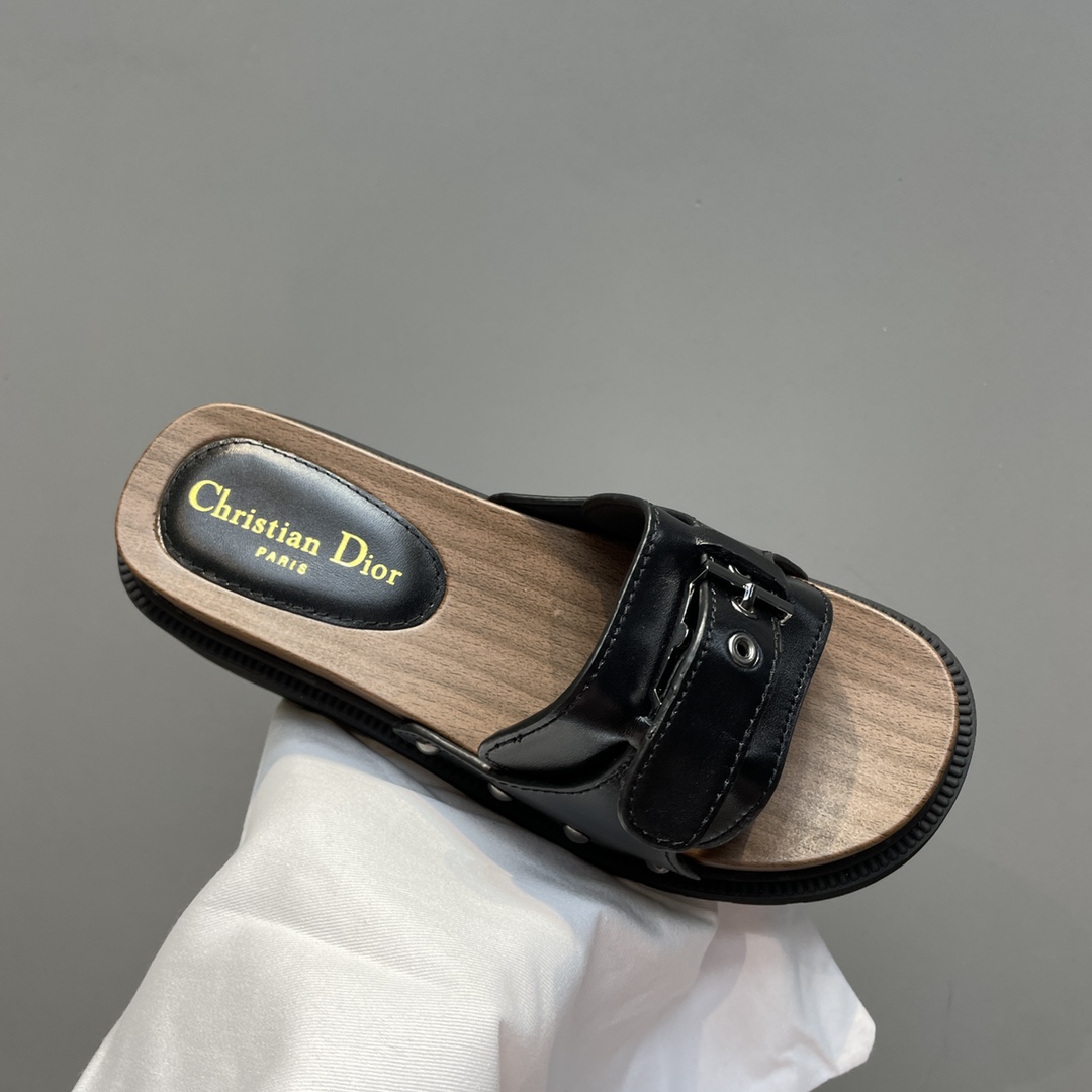 Dior Diorquake Strap Slide - FashionPlug
