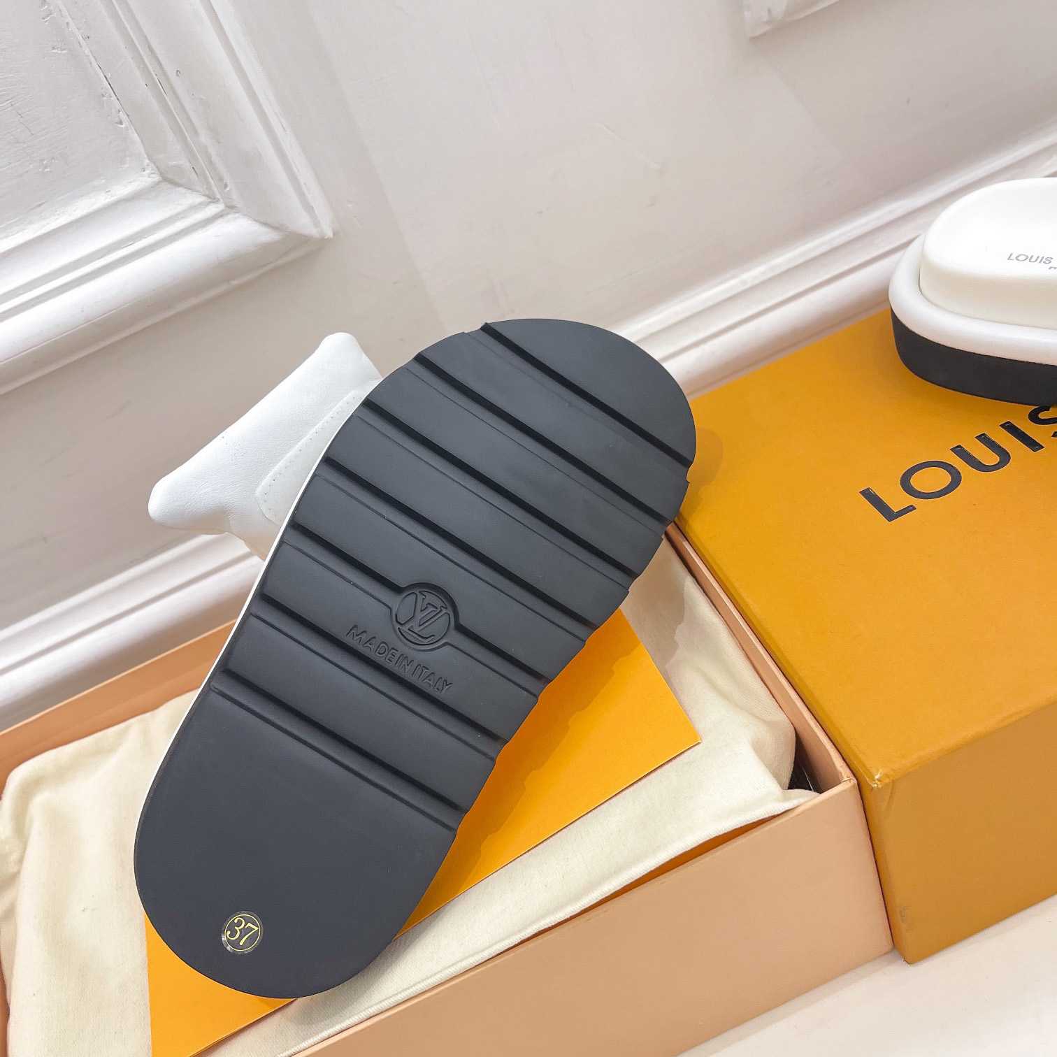 Louis Vuitton Pool Pillow Comfort Mule       - FashionPlug