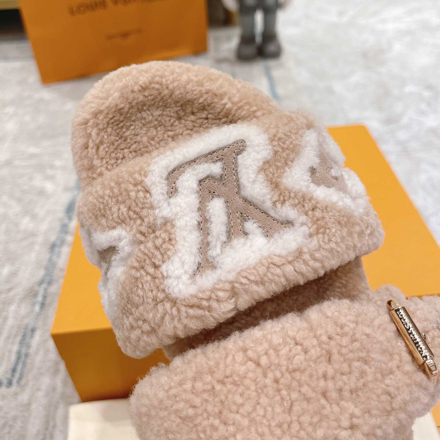 Louis Vuitton  Paseo Flat Comfort Mule - FashionPlug