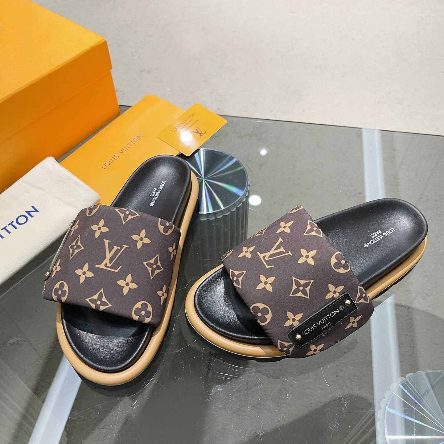 Louis Vuitton Pool Pillow Flat Comfort Mule    1AAEBX - FashionPlug
