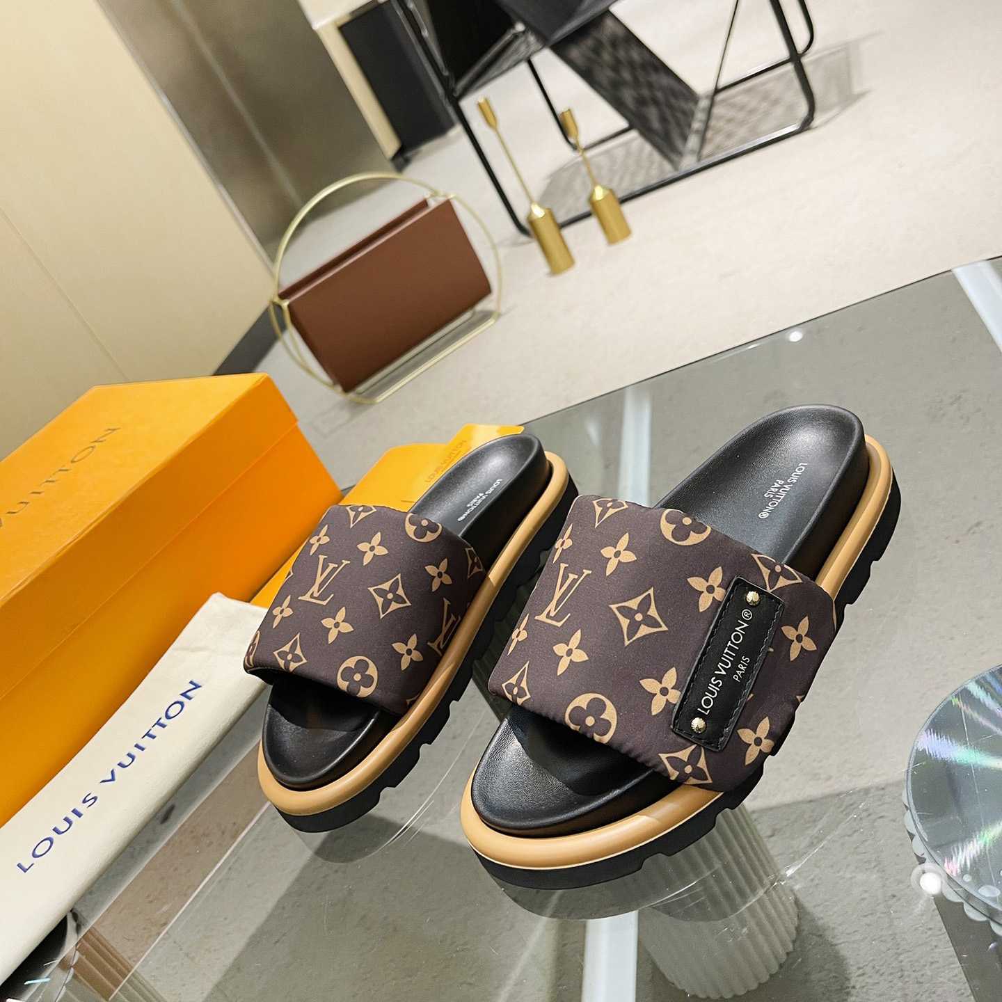 Louis Vuitton Pool Pillow Flat Comfort Mule    1AAEBX - FashionPlug