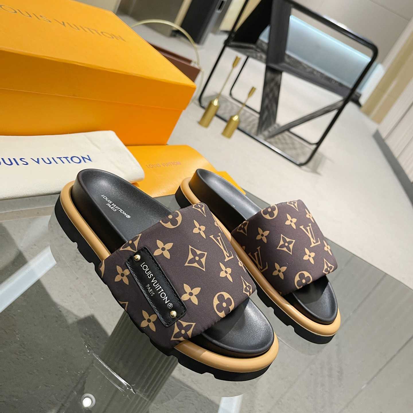 Louis Vuitton Pool Pillow Flat Comfort Mule    1AAEBX - FashionPlug