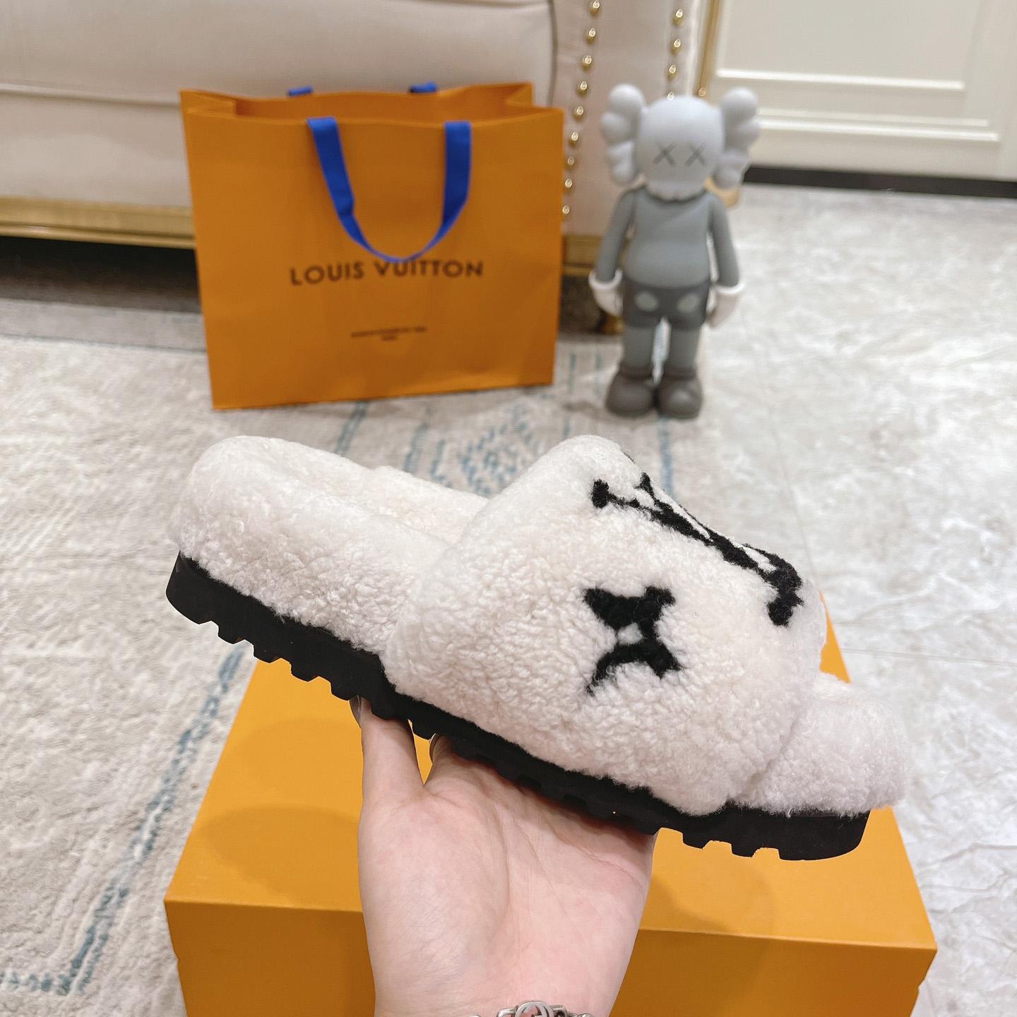 Louis Vuitton Paseo Flat Comfort Mule    - FashionPlug