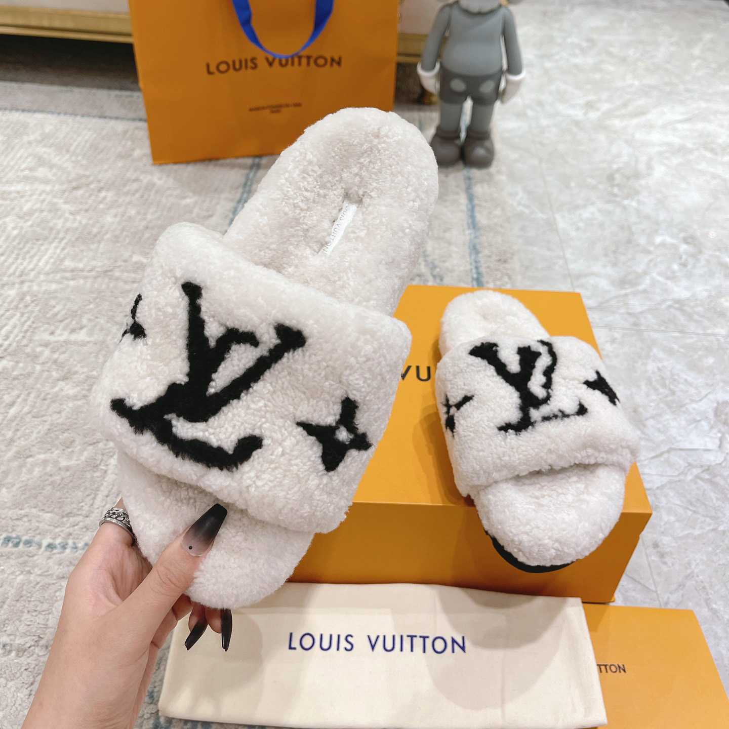 Louis Vuitton Paseo Flat Comfort Mule    - FashionPlug