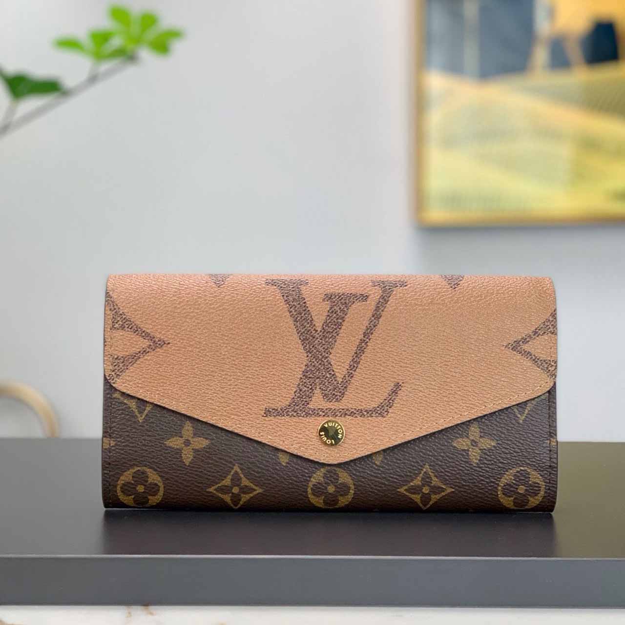 Louis Vuitton  Sarah Wallet (19-10.5-2CM)   M80726 - FashionPlug