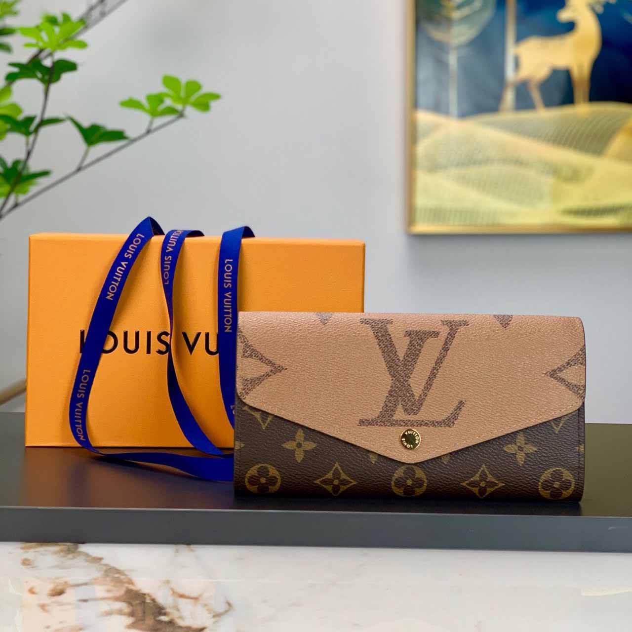Louis Vuitton  Sarah Wallet (19-10.5-2CM)   M80726 - FashionPlug