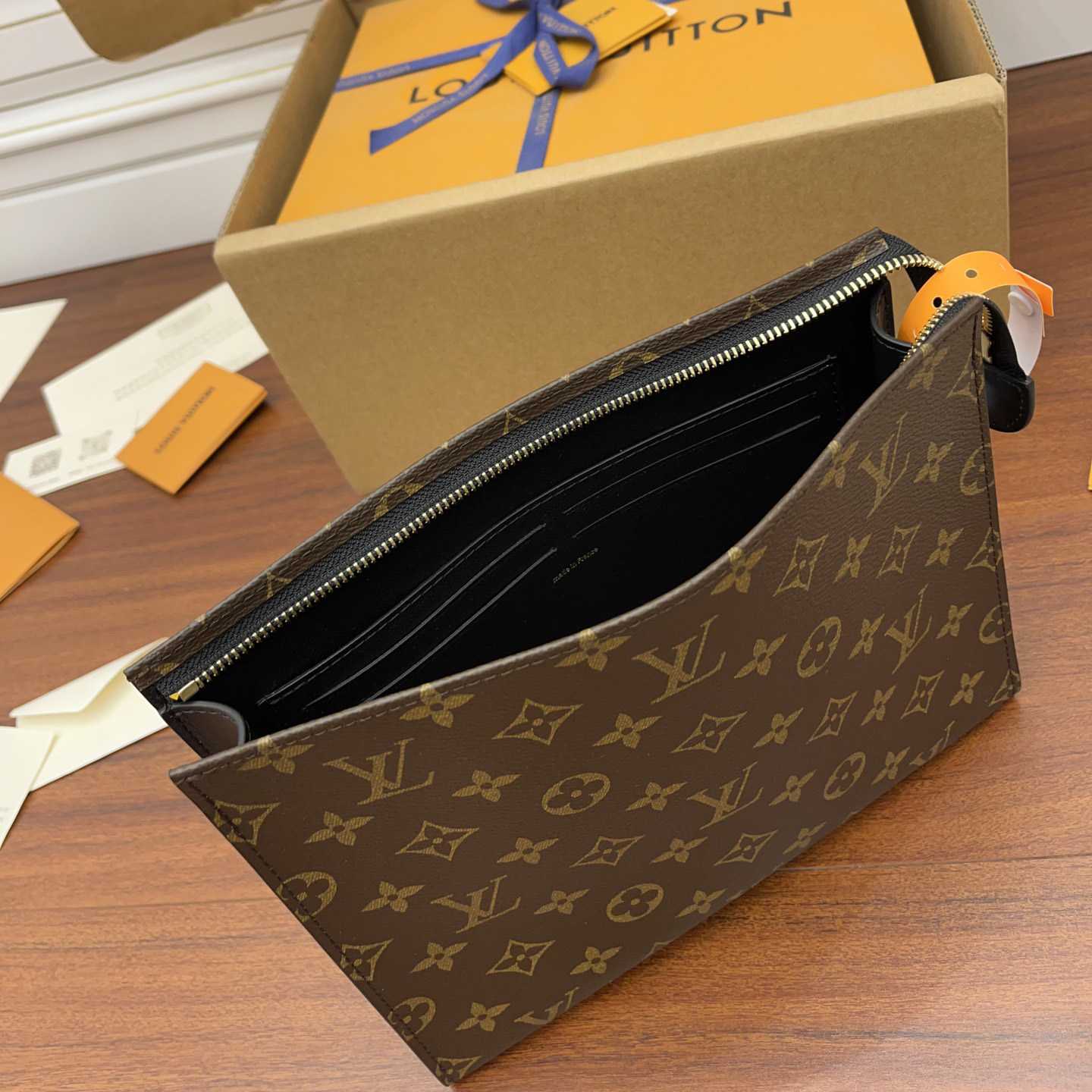 Louis Vuitton Poche Toilette NM(25-20-5.5cm)    M46037 - FashionPlug