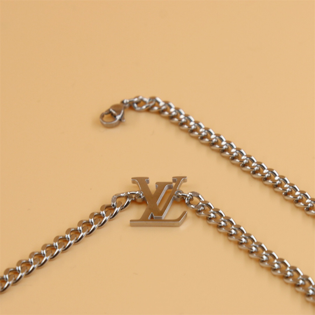 Louis Vuitton LV Sunrise Necklace   M00652 - FashionPlug