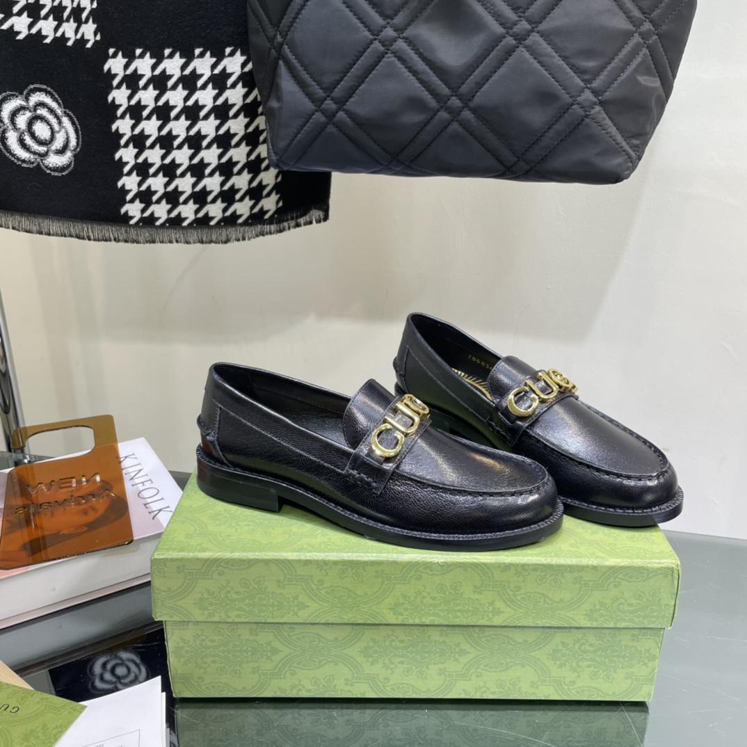 Gucci Women's Gucci Leather Loafer - FashionPlug