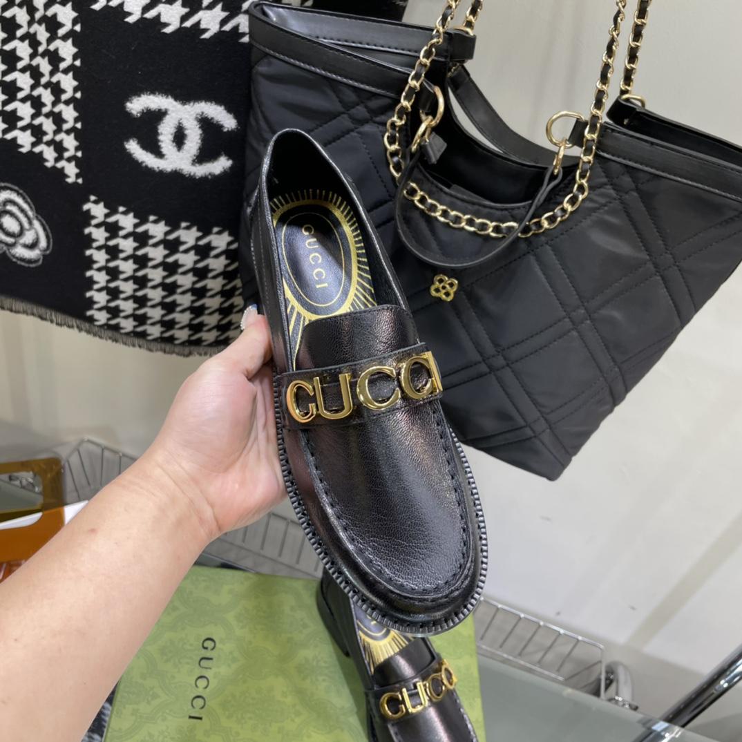 Gucci Women's Gucci Leather Loafer - FashionPlug