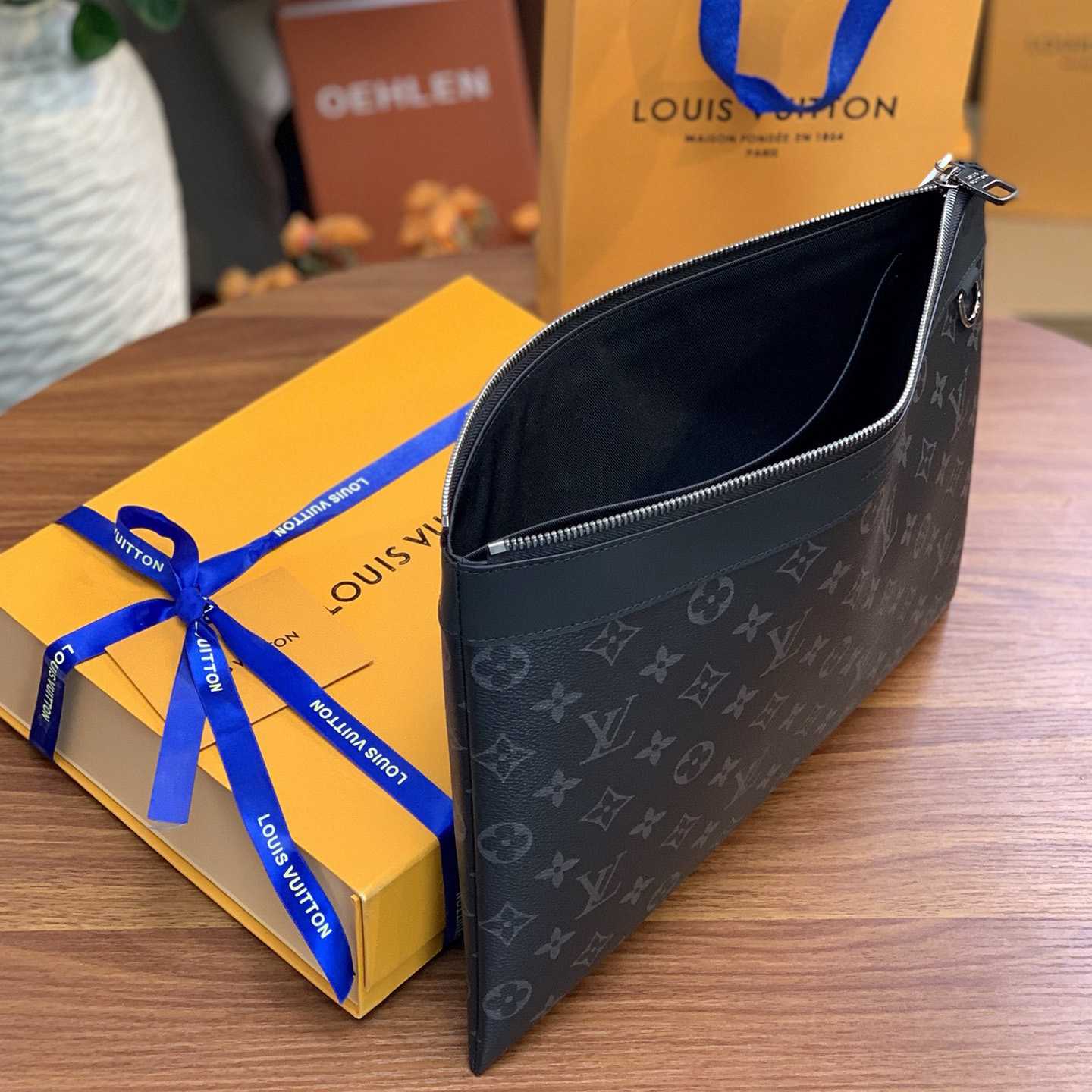 Louis Vuitton Discovery Pochette (34-25-2cm)    M62291 - FashionPlug