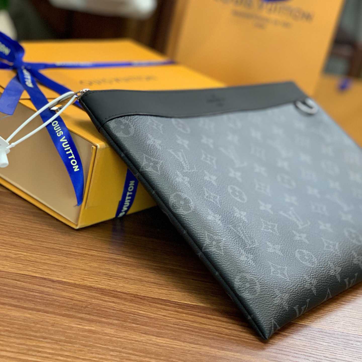 Louis Vuitton Discovery Pochette (34-25-2cm)    M62291 - FashionPlug