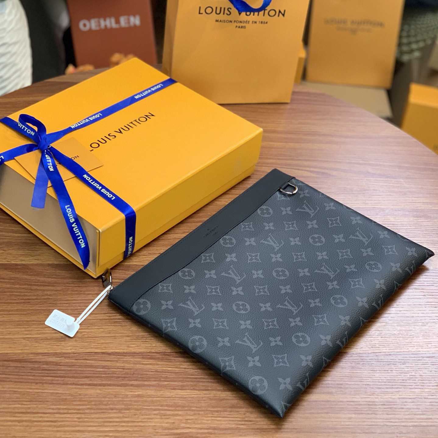 Louis Vuitton Discovery Pochette (34-25-2cm)    M62291 - FashionPlug