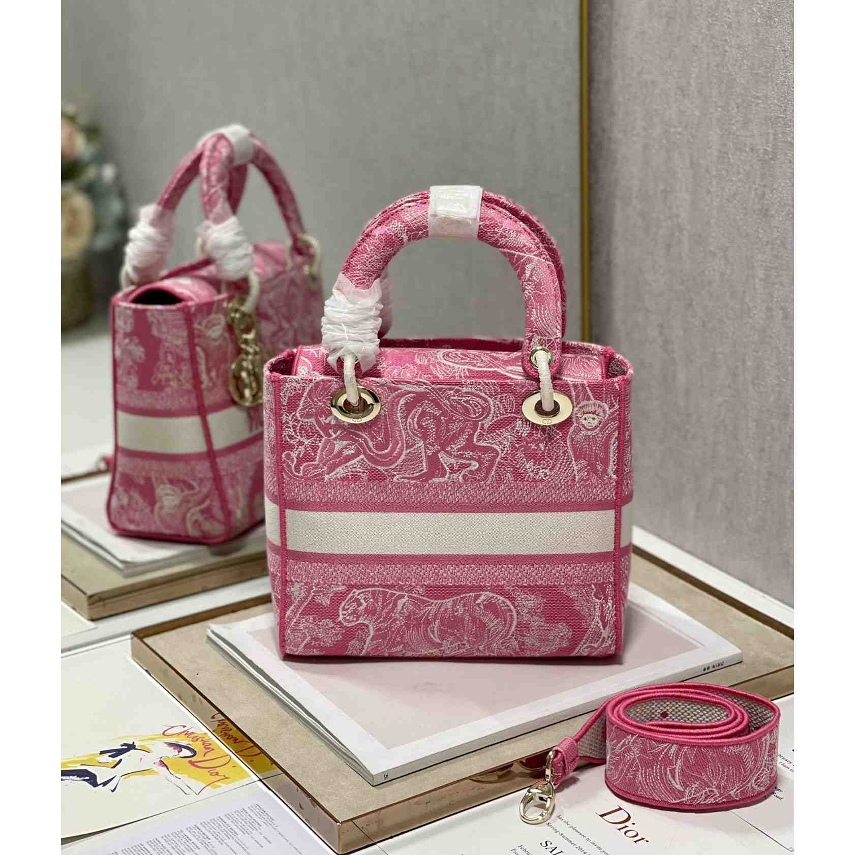 Dior Medium Lady D-Lite Bag(24-20-11cm) - FashionPlug