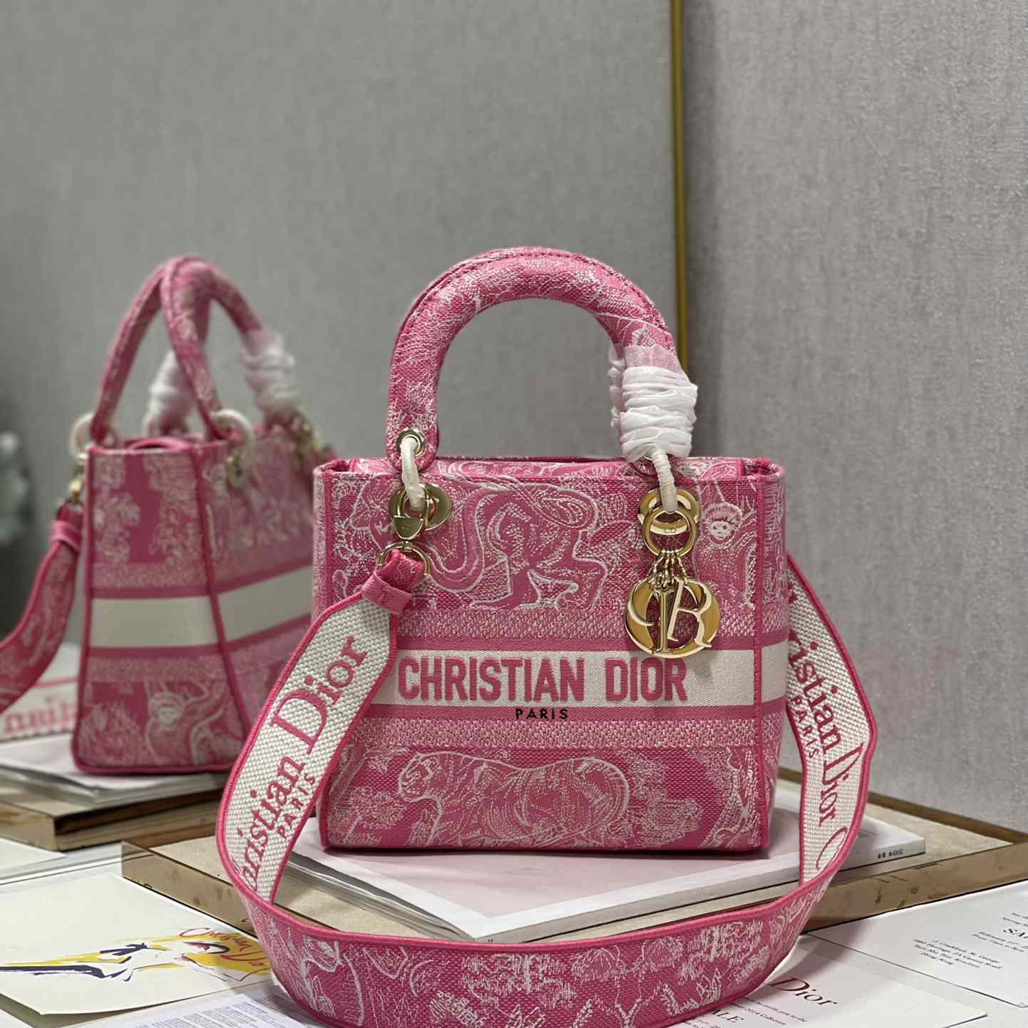 Dior Medium Lady D-Lite Bag(24-20-11cm) - FashionPlug