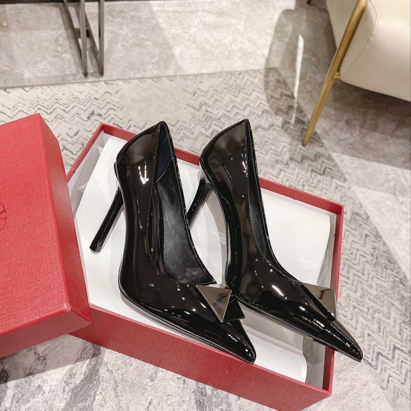 Valenti One Stud Patent Leather Pump 100mm - FashionPlug