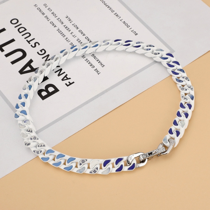 Louis Vuitton  Chain Links Necklace   - FashionPlug