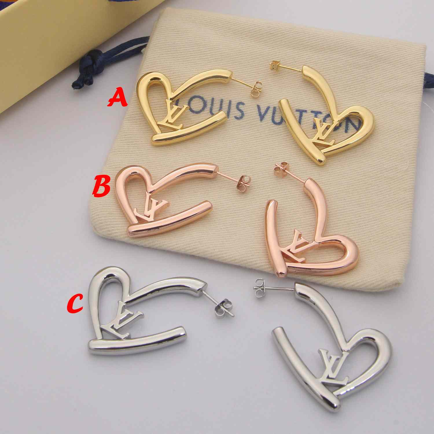Louis Vuitton Fall in Love Earrings PM    M00463 - FashionPlug