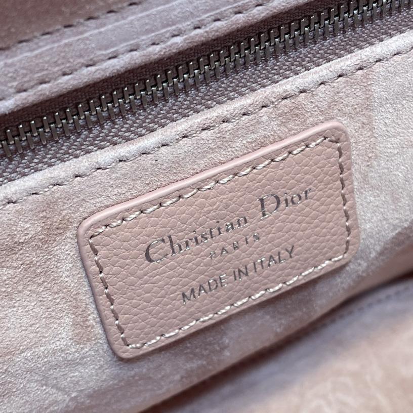 Dior medium Lady Dior Bag   24cm - FashionPlug