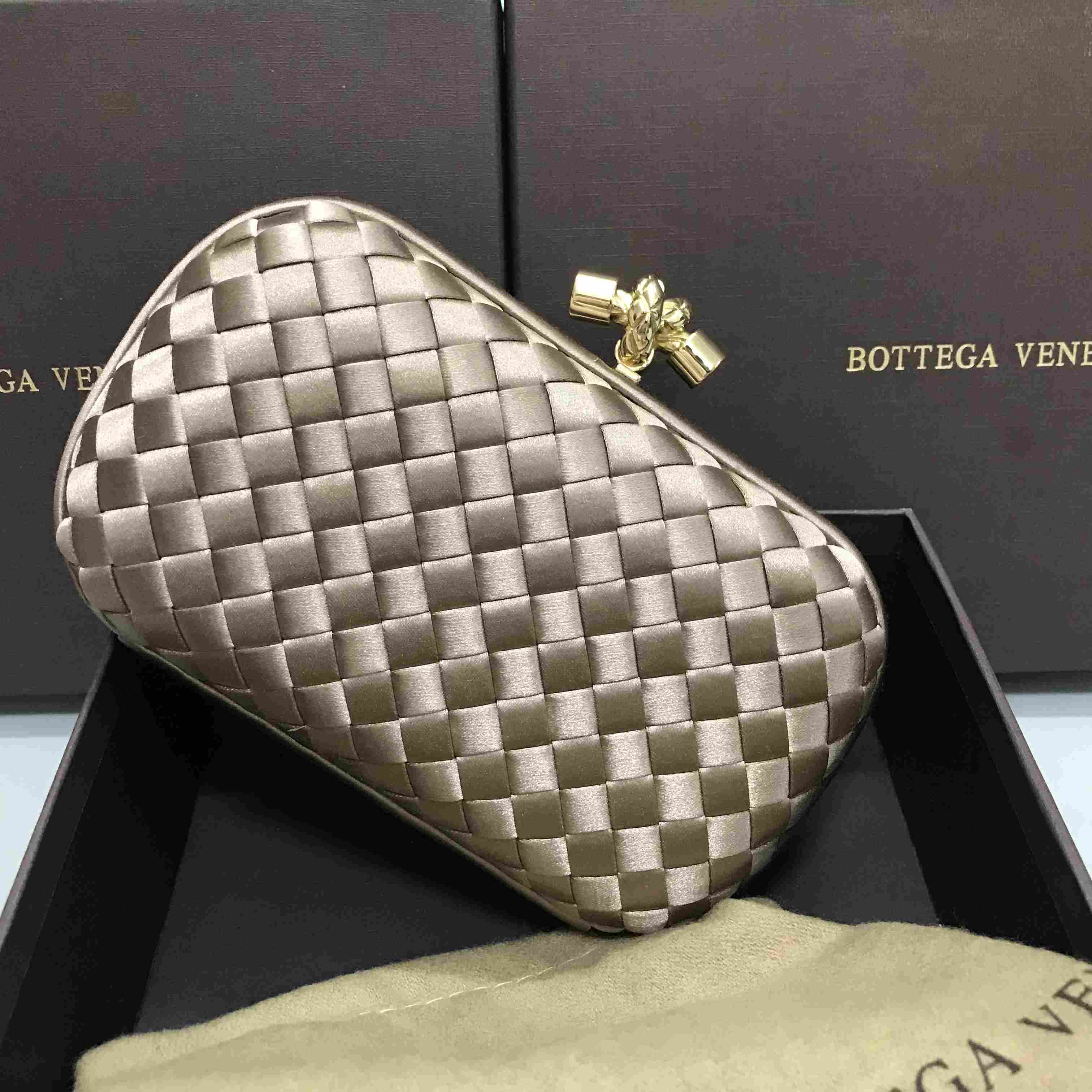 Bottega Veneta Pochette Knot Silk Clutch Bag(16.5-10-5cm)   B7750 - FashionPlug