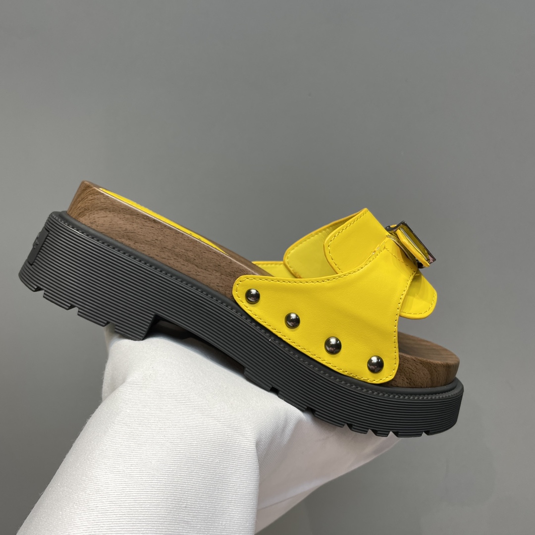 Dior Diorquake Strap Slide - FashionPlug
