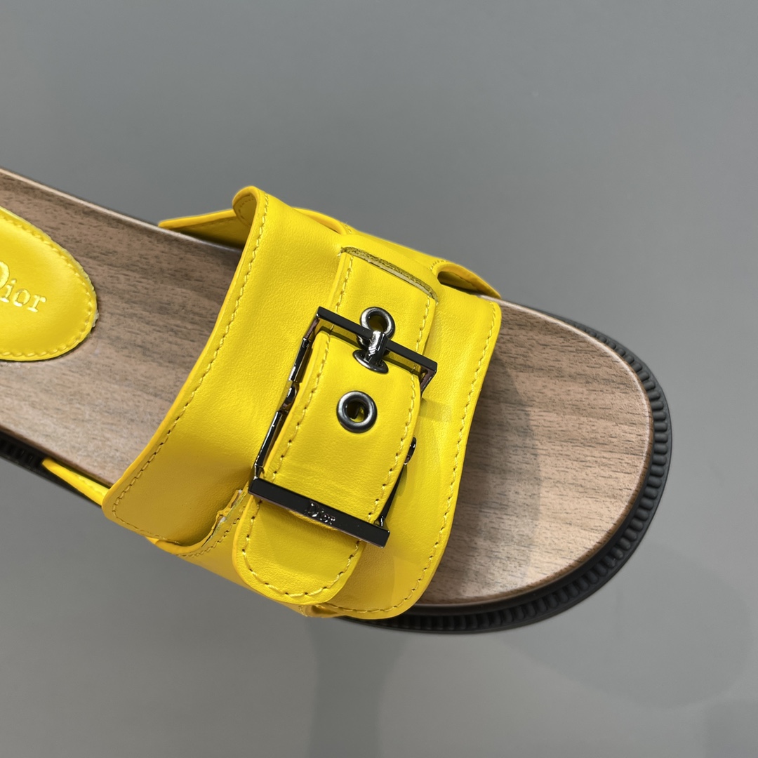 Dior Diorquake Strap Slide - FashionPlug