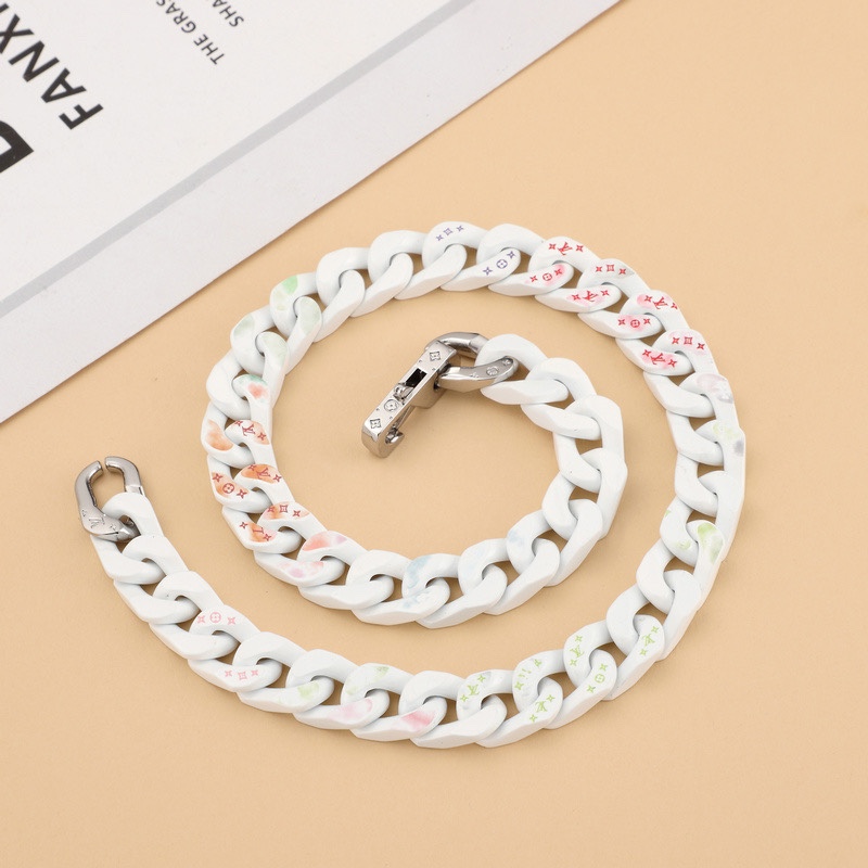 Louis Vuitton  Chain Links Necklace  MP2849 - FashionPlug