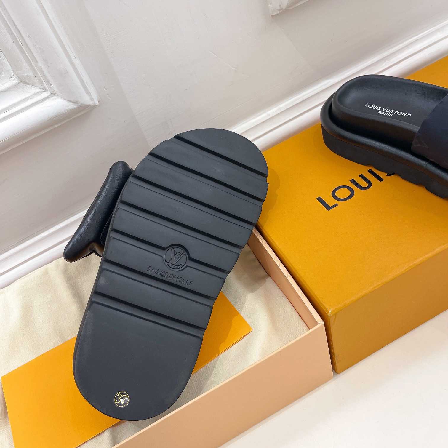 Louis Vuitton Pool Pillow Comfort Mule       - FashionPlug