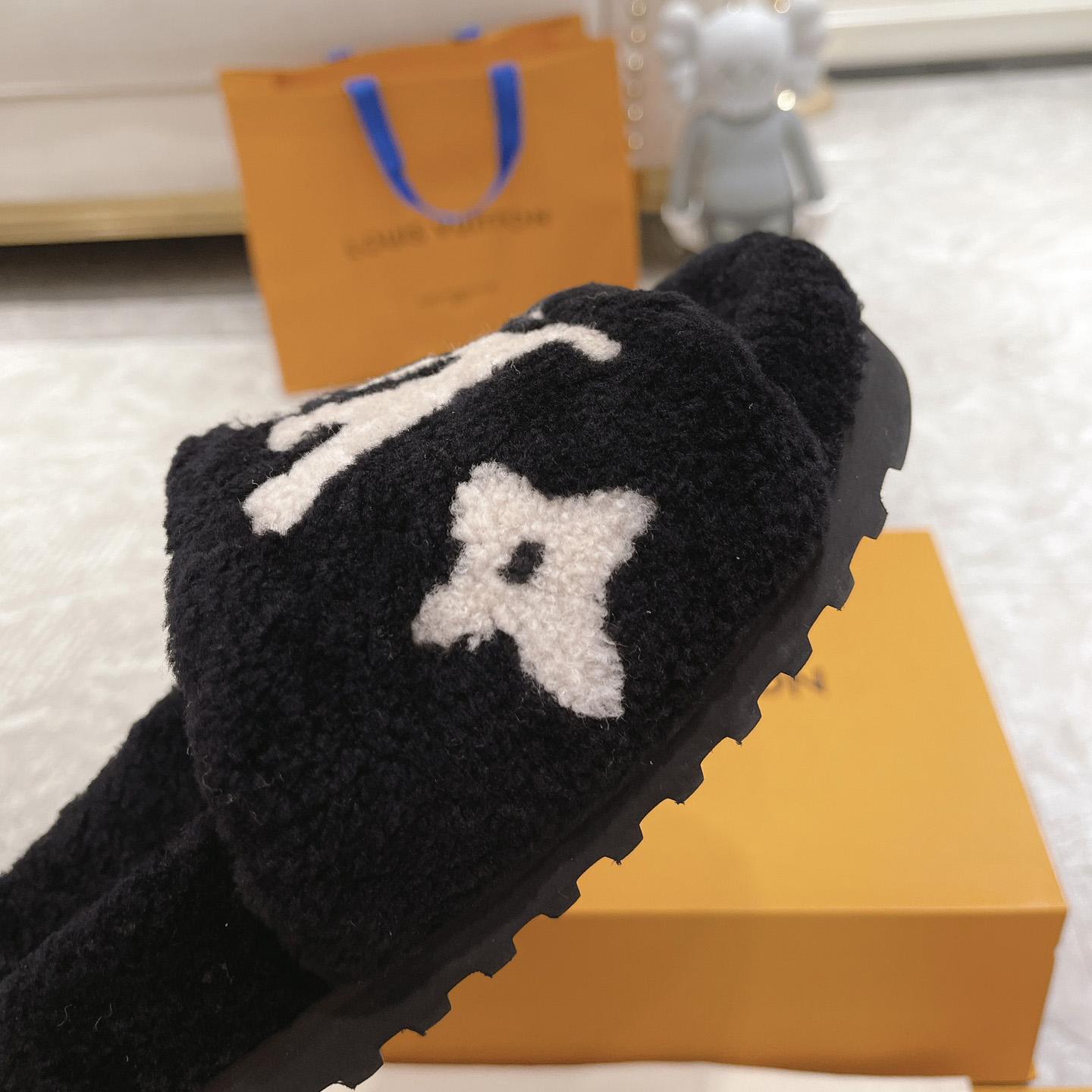 Louis Vuitton Paseo Flat Comfort Mule      1A8ZIT - FashionPlug