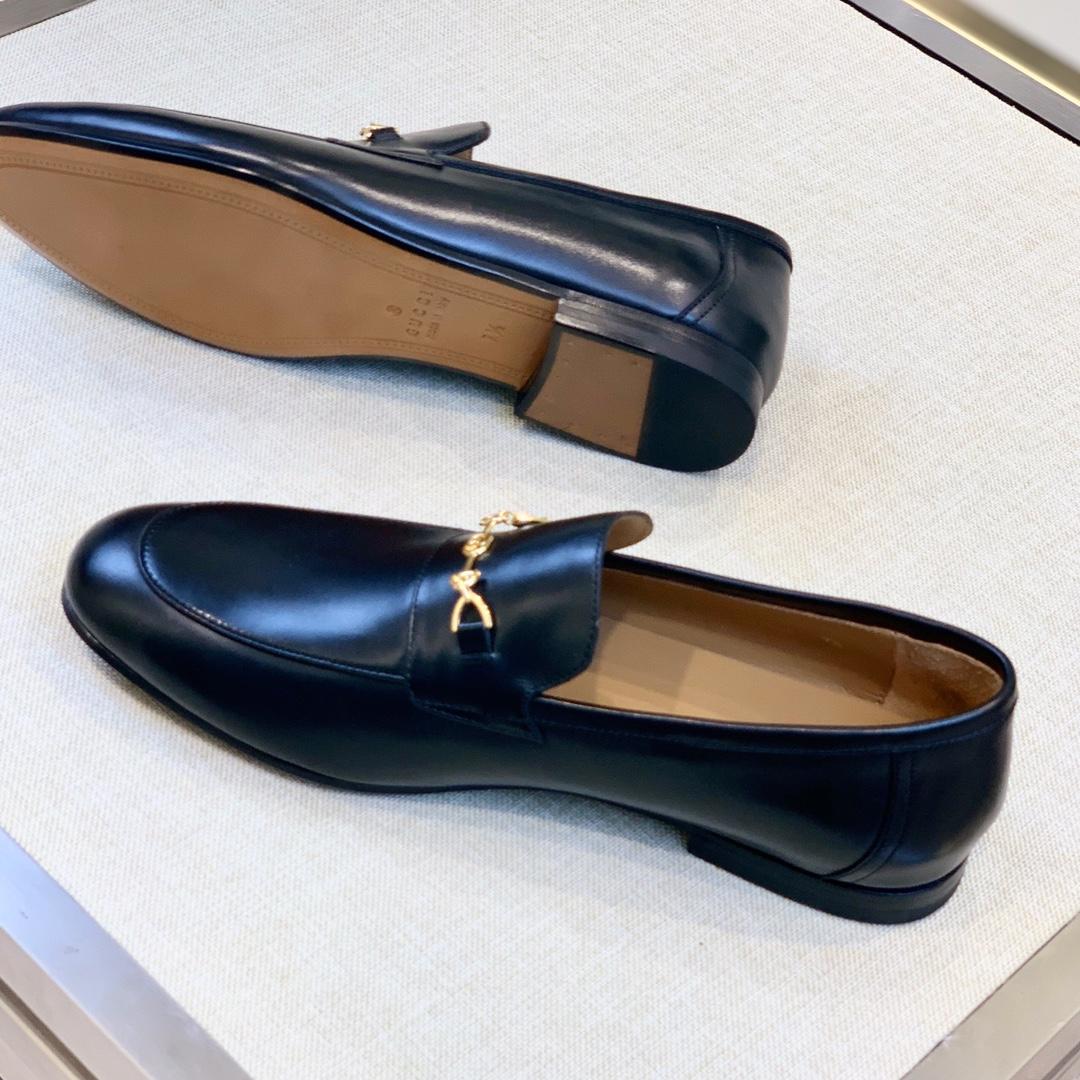Gucci Men's Loafer With Horsebit - FashionPlug