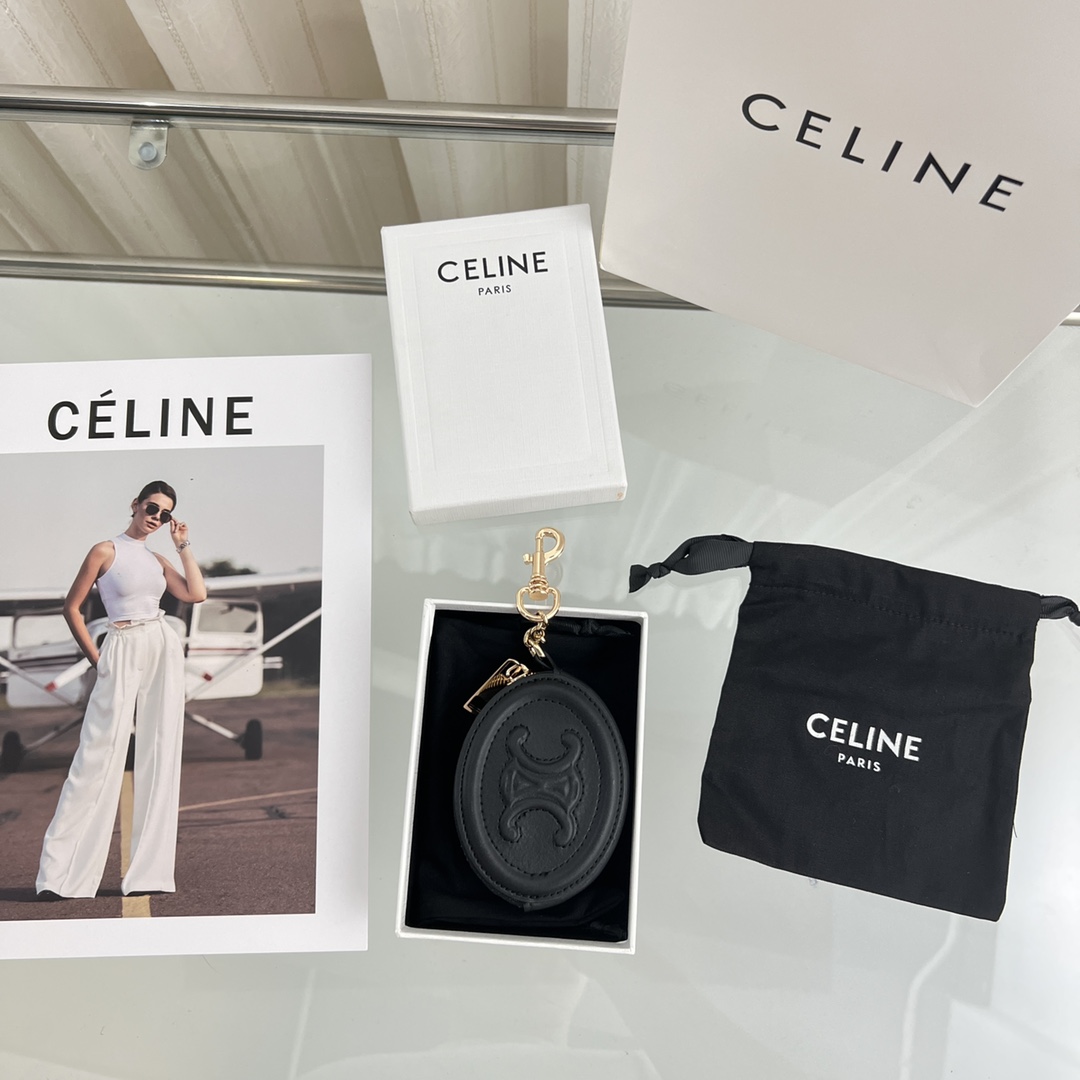 Celine Purse With Hook Cuir Triomphe In Smooth Calfskin  - FashionPlug