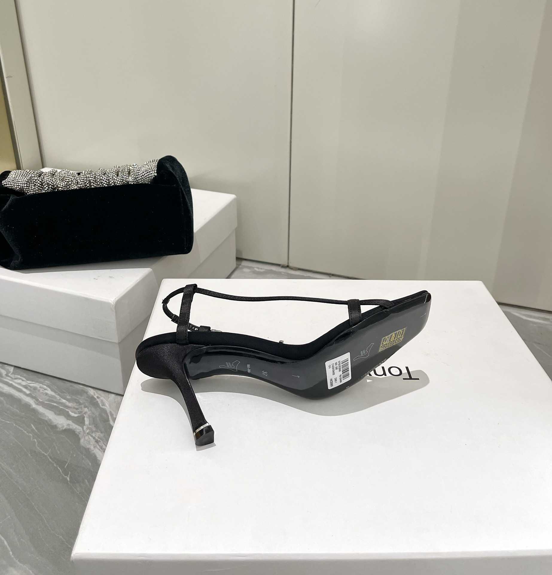 Alexander Wang lvy 85mm Sandals - FashionPlug