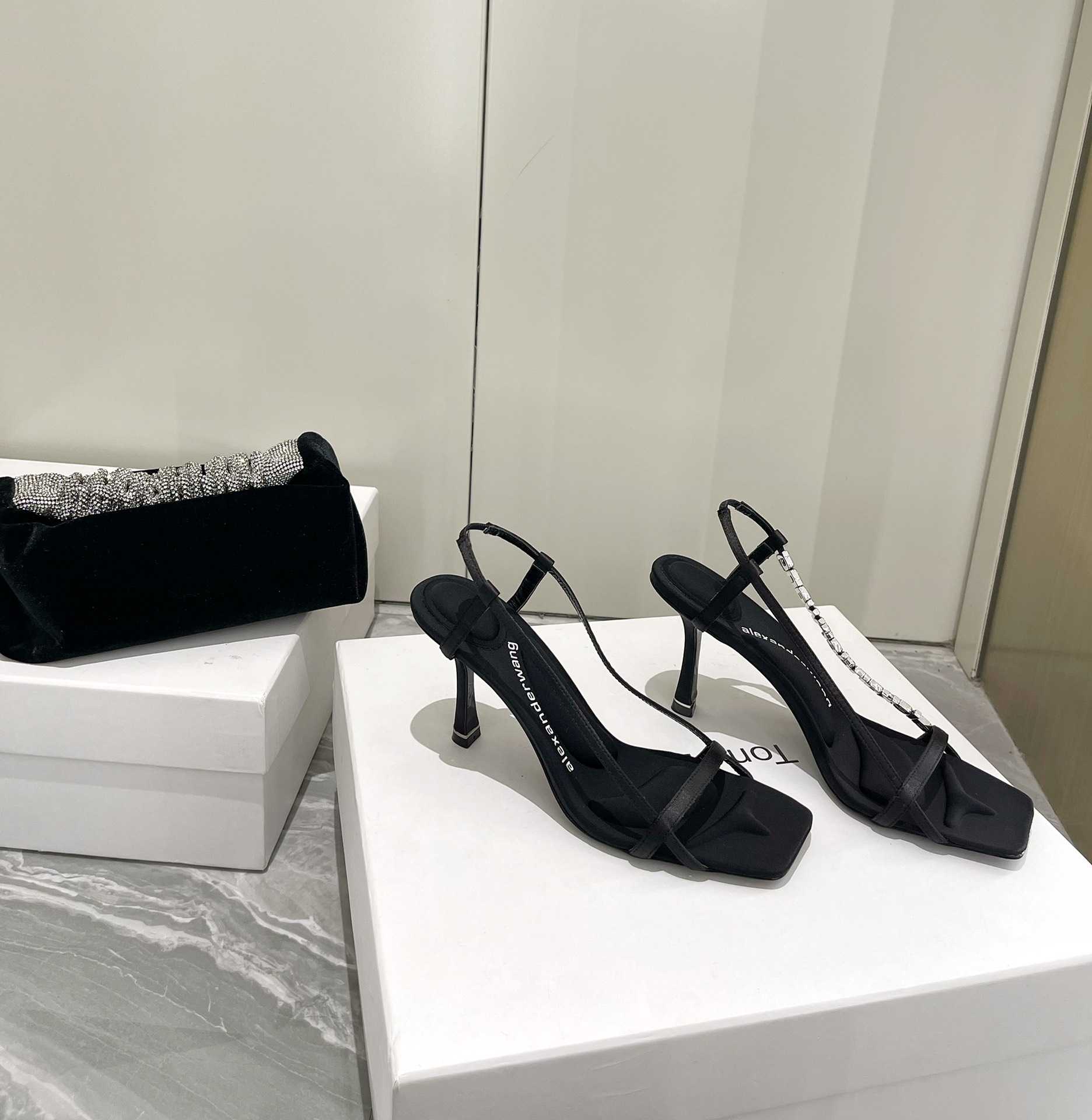 Alexander Wang lvy 85mm Sandals - FashionPlug