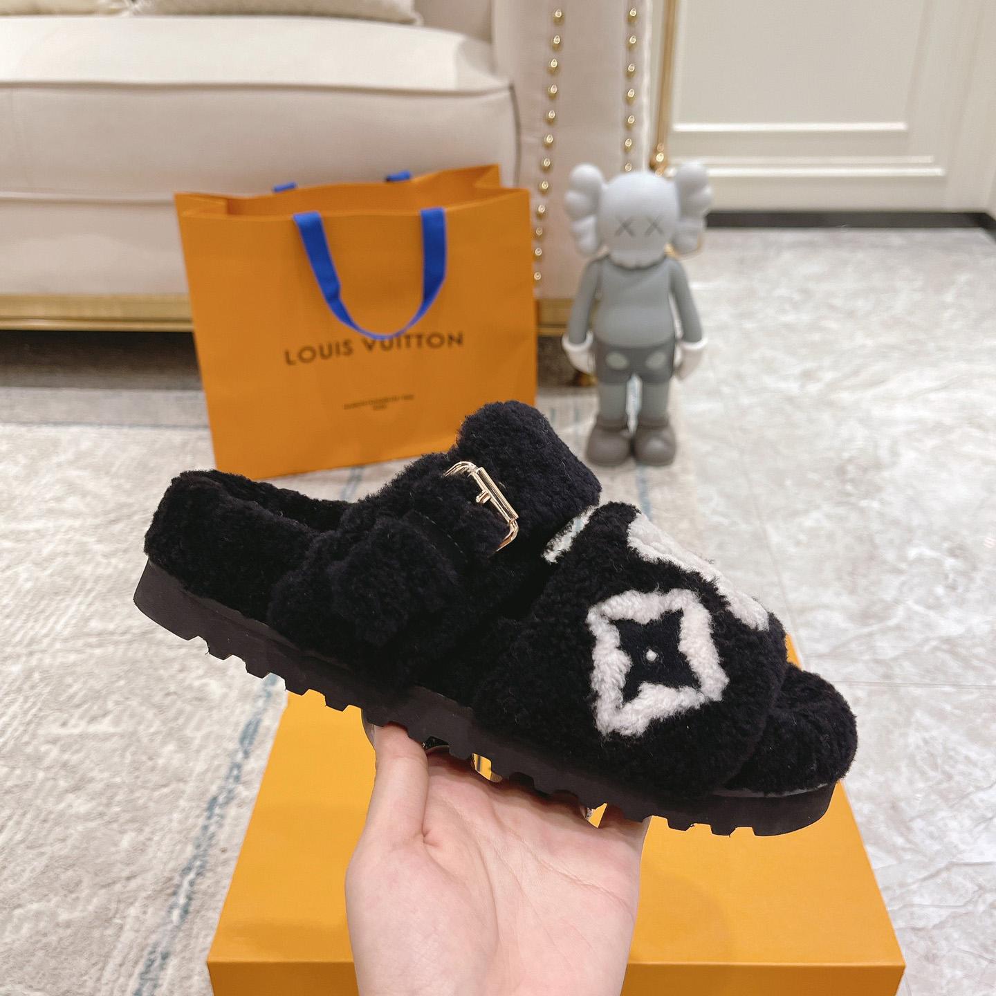 Louis Vuitton  Paseo Flat Comfort Mule     1AACR8 - FashionPlug