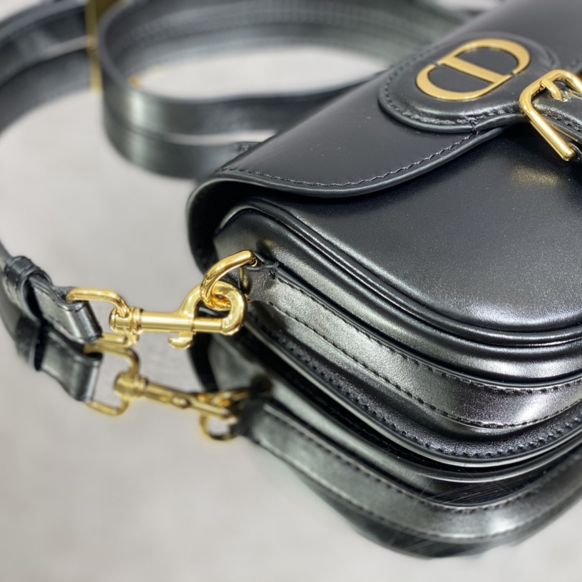 Dior Small Dior Bobby Bag(18-14-5cm) - FashionPlug