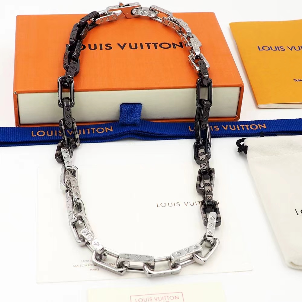 Louis Vuitton Monogram Chain Necklace    M00677 - FashionPlug