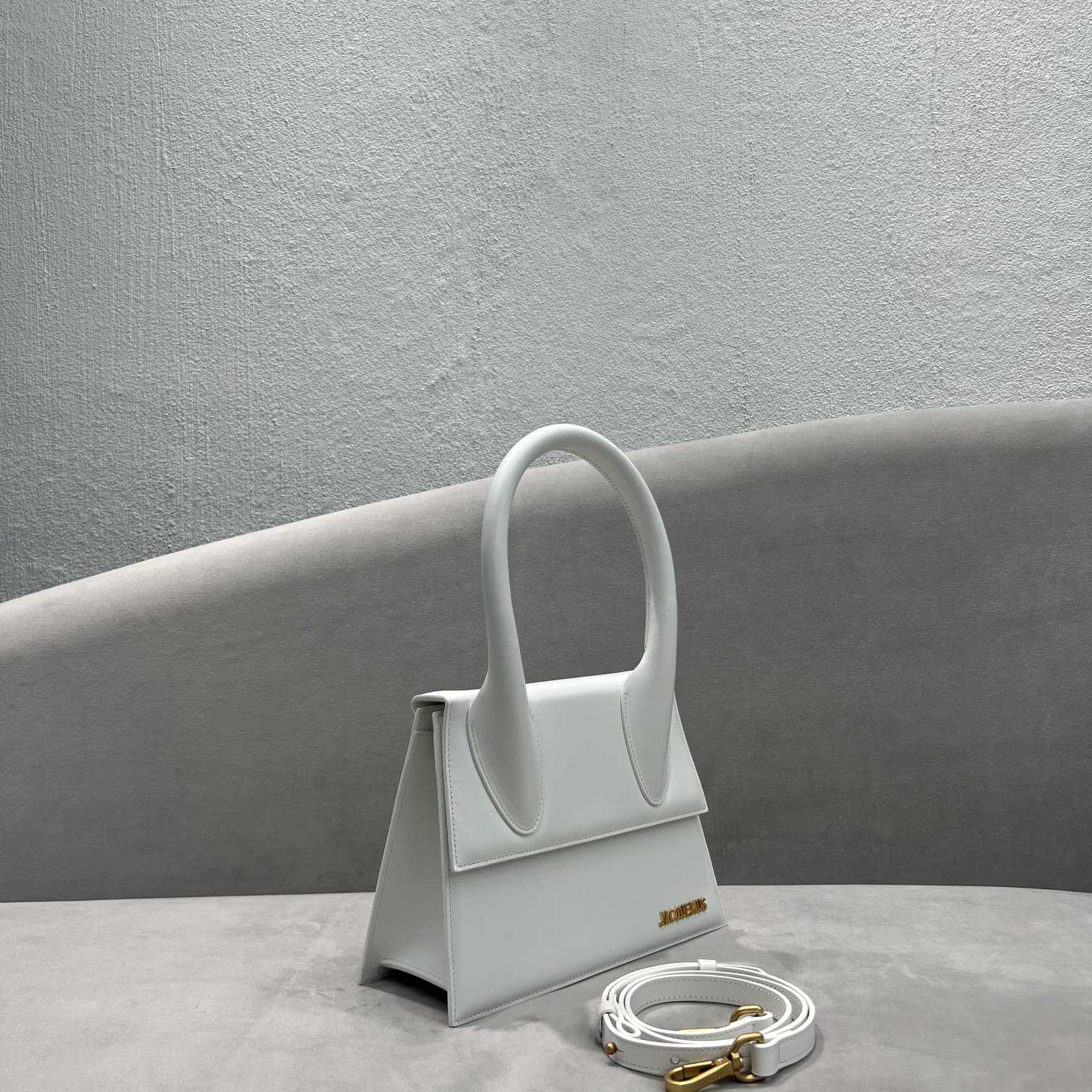 Jacquemus Le Grand Chiquito Large Leather Handbag(24-18-10cm) - FashionPlug