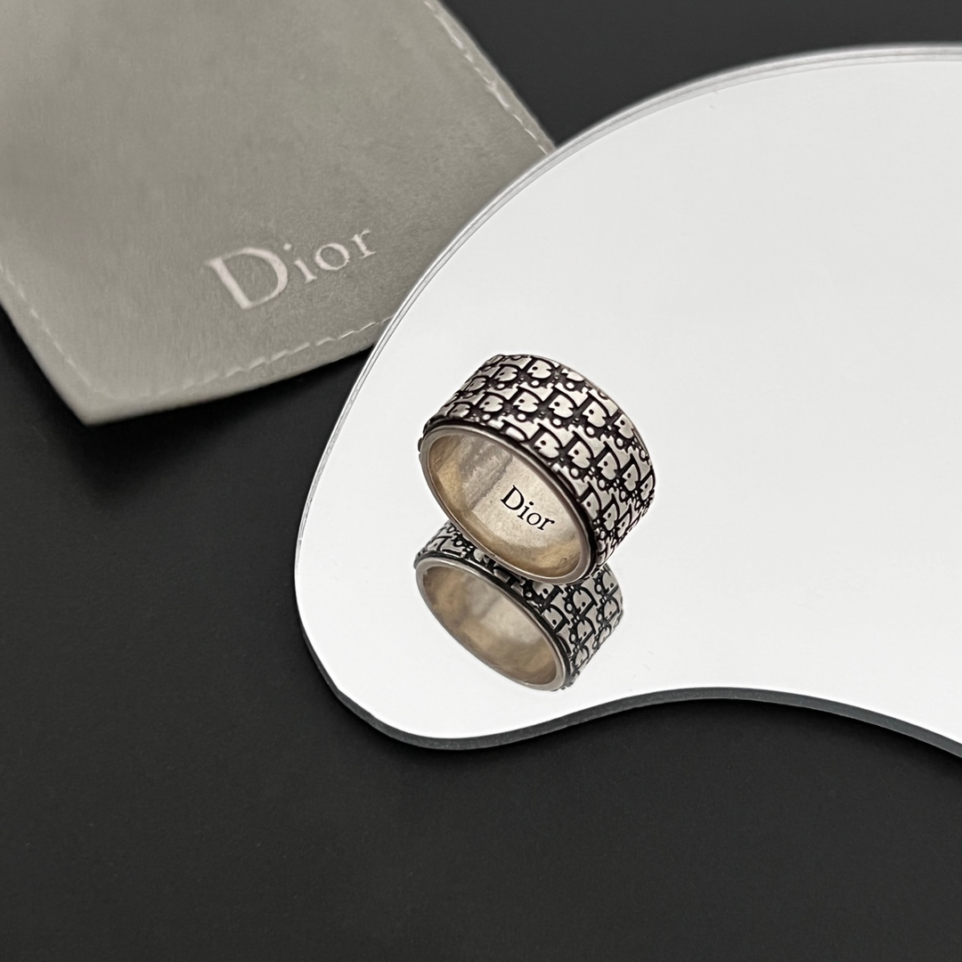 Dior Oblique Ring  - FashionPlug