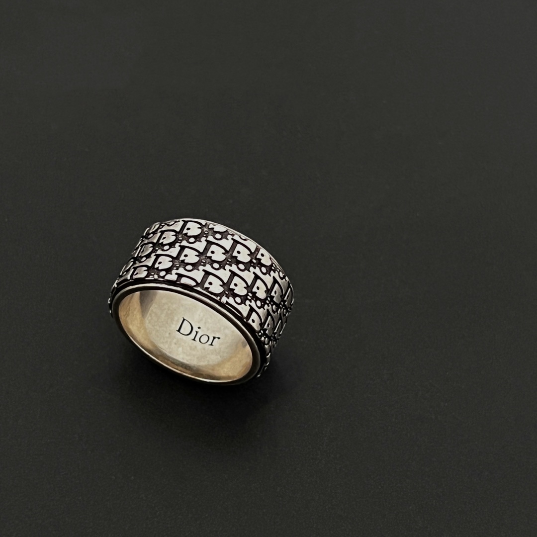Dior Oblique Ring  - FashionPlug