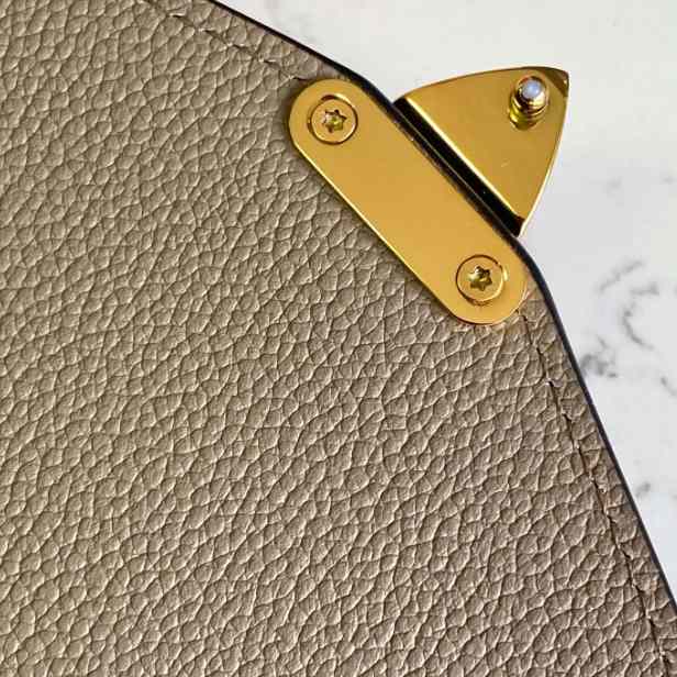 Louis Vuitton Pochette Métis Handbag (25-19-9cm)   M44881 - FashionPlug