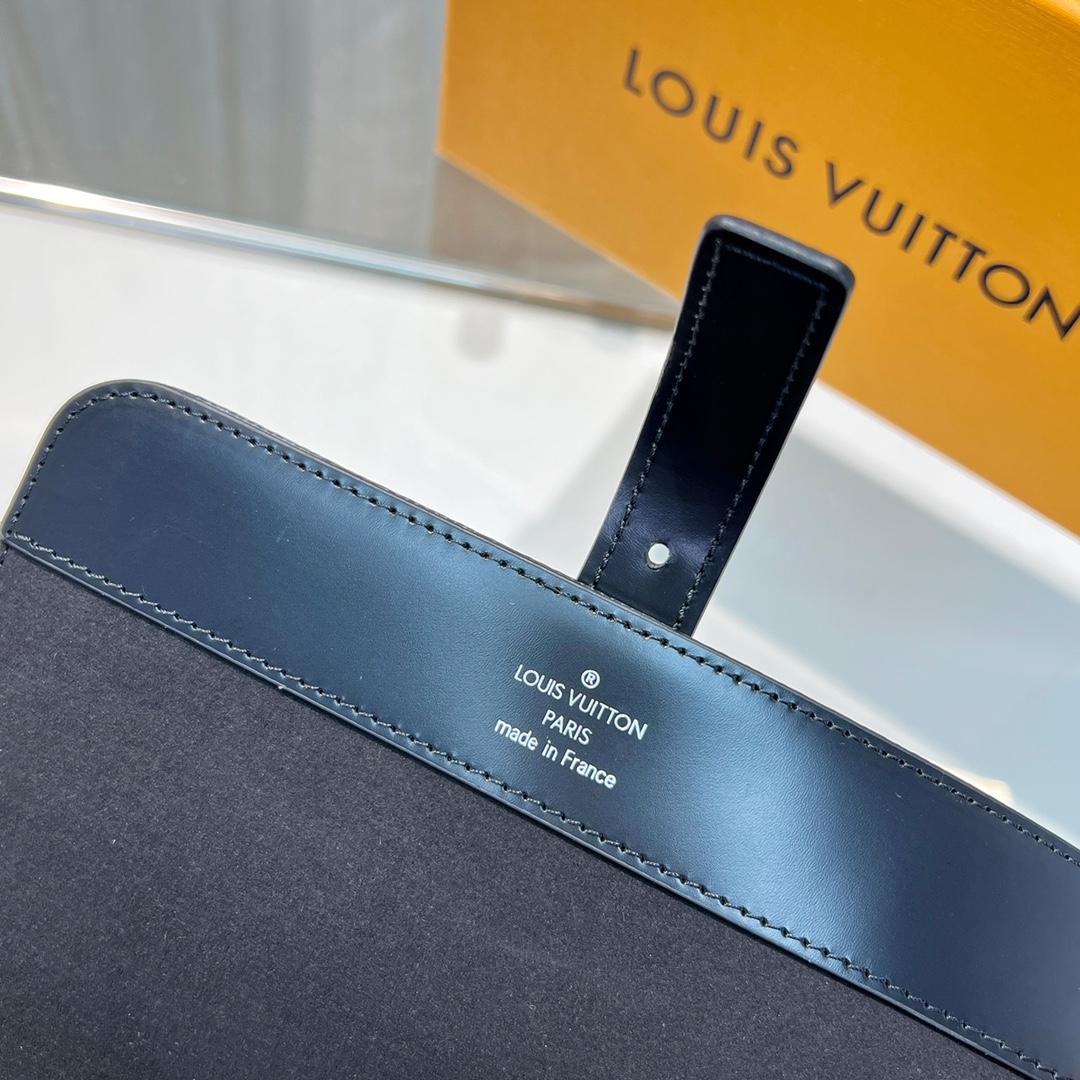 Louis Vuitton  3 Watch Case    - FashionPlug