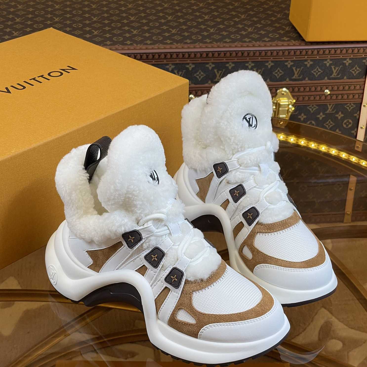 Louis Vuitton LV Archlight Sneaker       1AACQM - FashionPlug