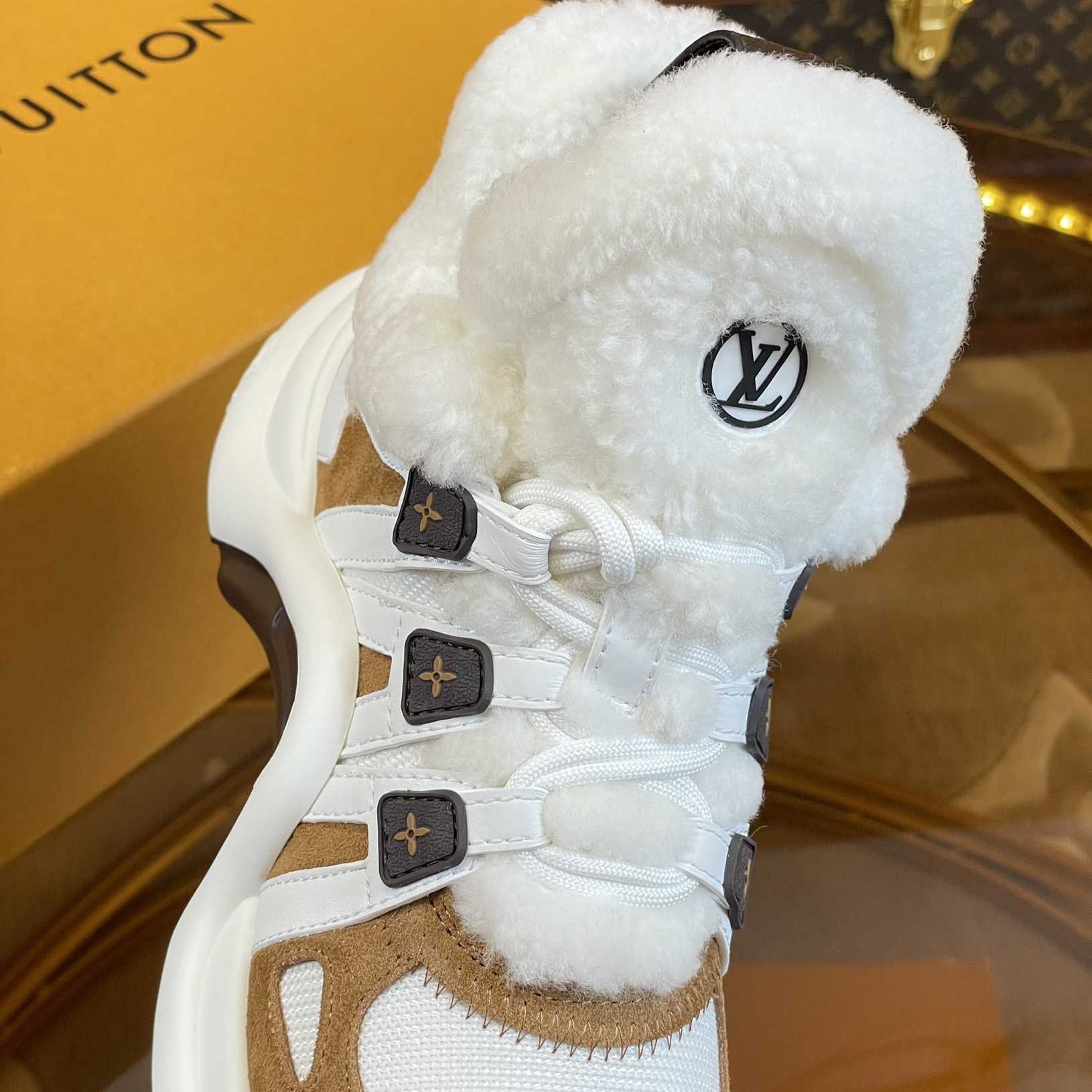 Louis Vuitton LV Archlight Sneaker       1AACQM - FashionPlug