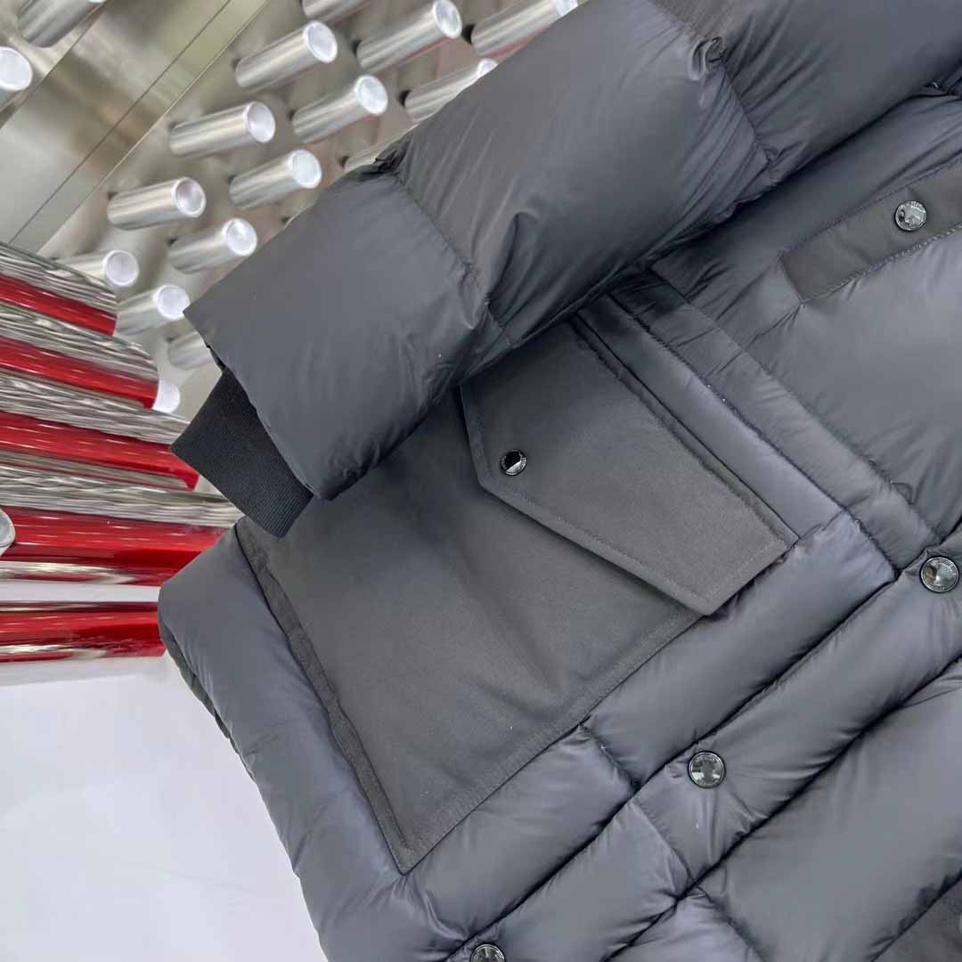 Burberry Logo Appliqué Nylon Puffer Coat - FashionPlug