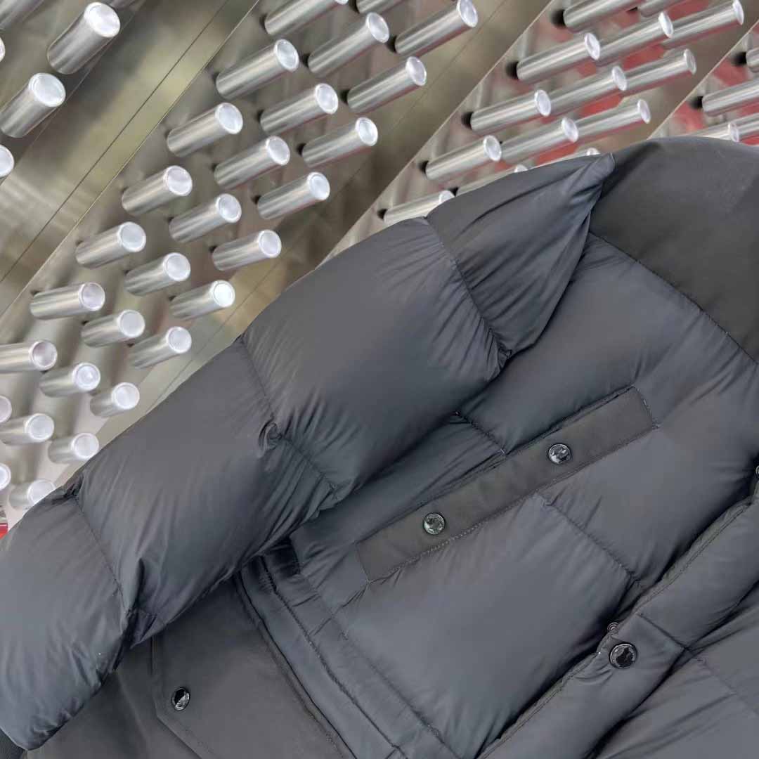 Burberry Logo Appliqué Nylon Puffer Coat - FashionPlug