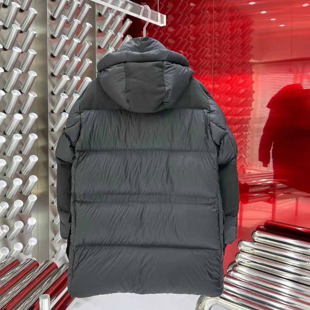 Burberry Logo Appliqué Nylon Puffer Coat - FashionPlug
