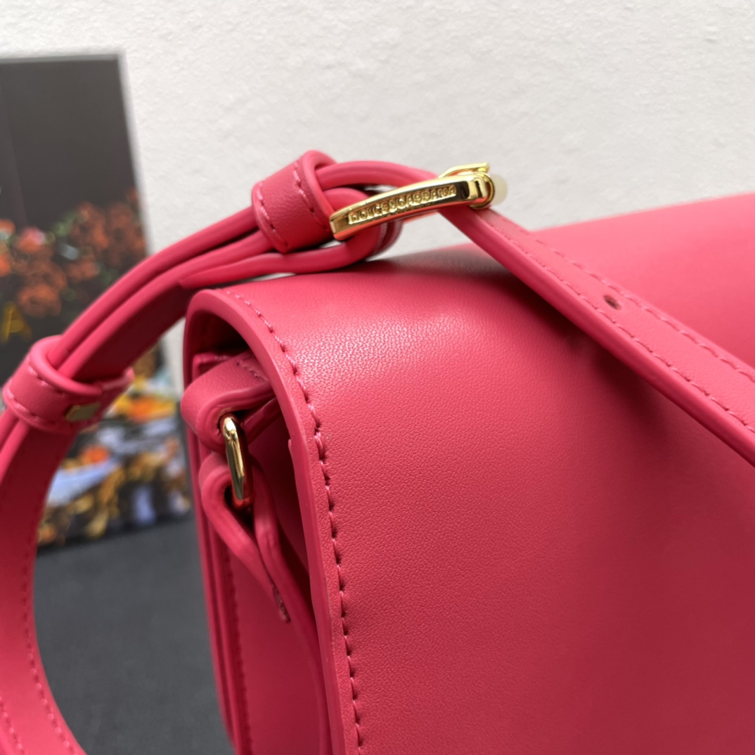 Dolce & Gabbana Calfskin DG Logo Crossbody Bag(20-16-5cm) - FashionPlug