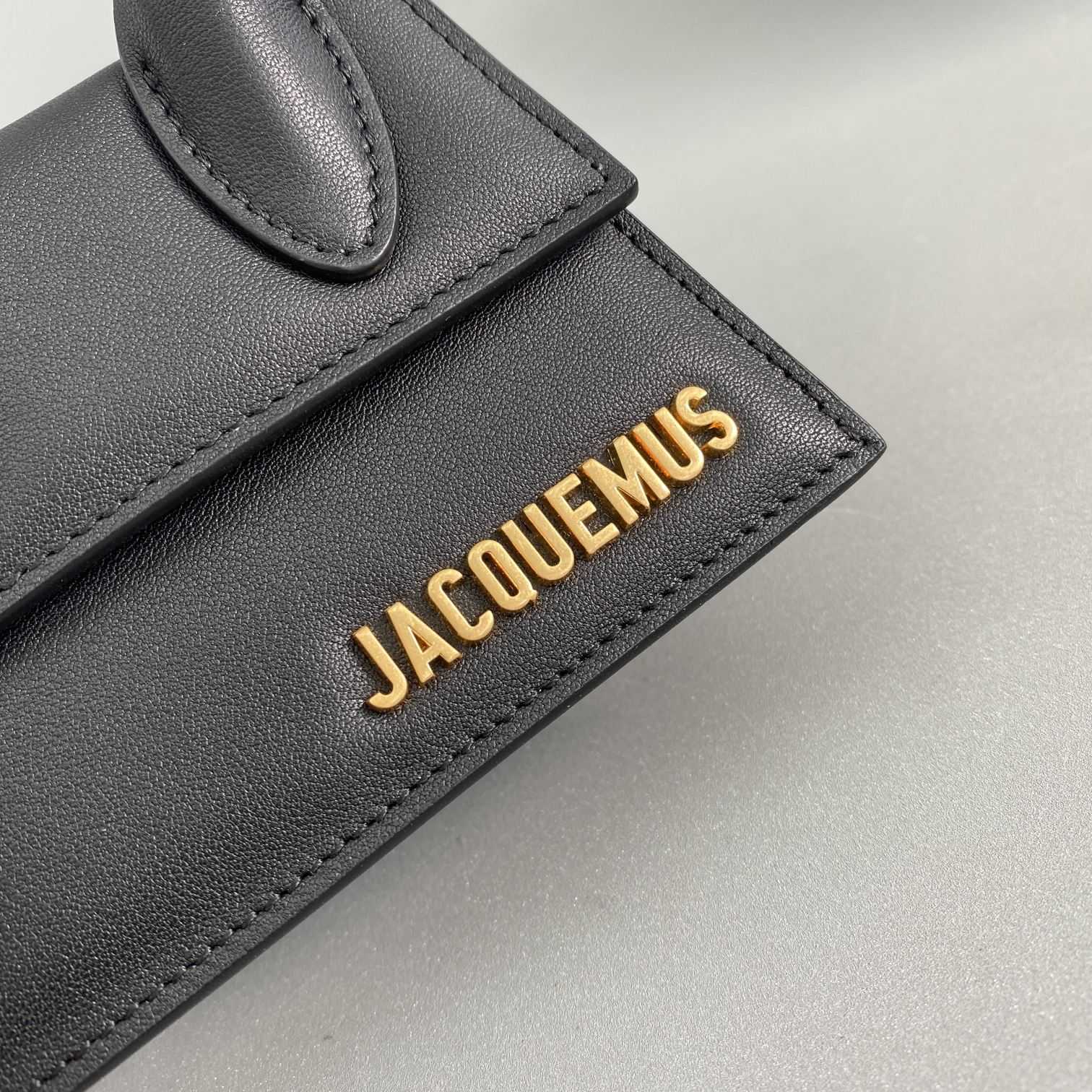 Jacquemus Le Chiquito Signature Leather Mini Handbag.(12-8-5cm) - FashionPlug